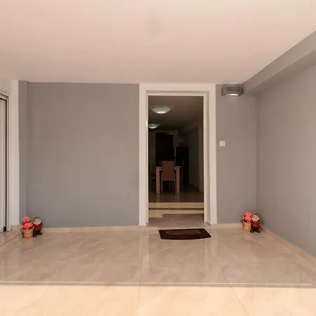 Διαμέρισμα Loridis View *