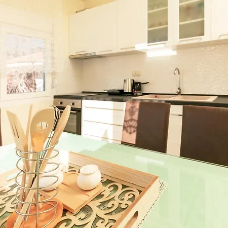 Διαμέρισμα Loridis View *