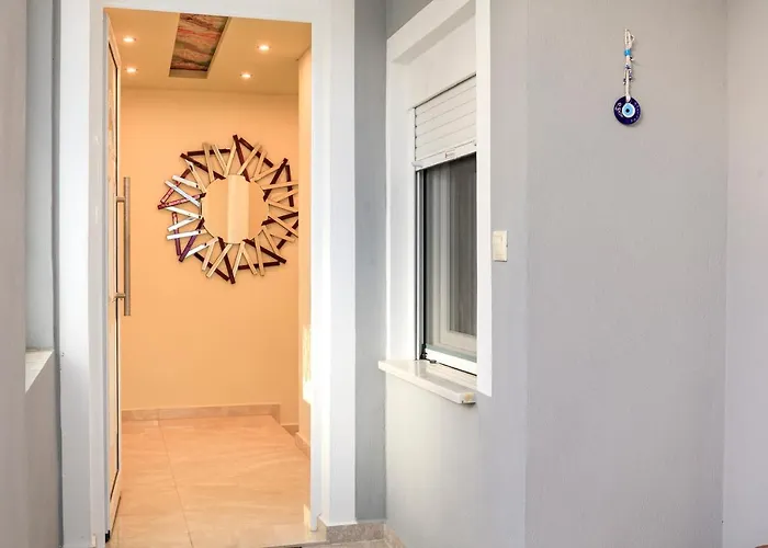 Daire Loridis View Prínos